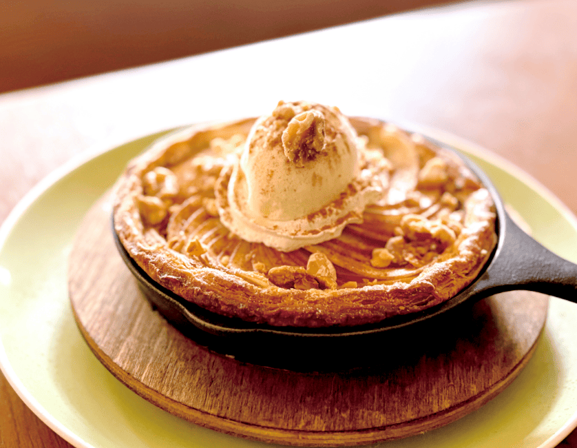 All Day Dining Karuizawa Grill 信州産りんごのスキレットパイ