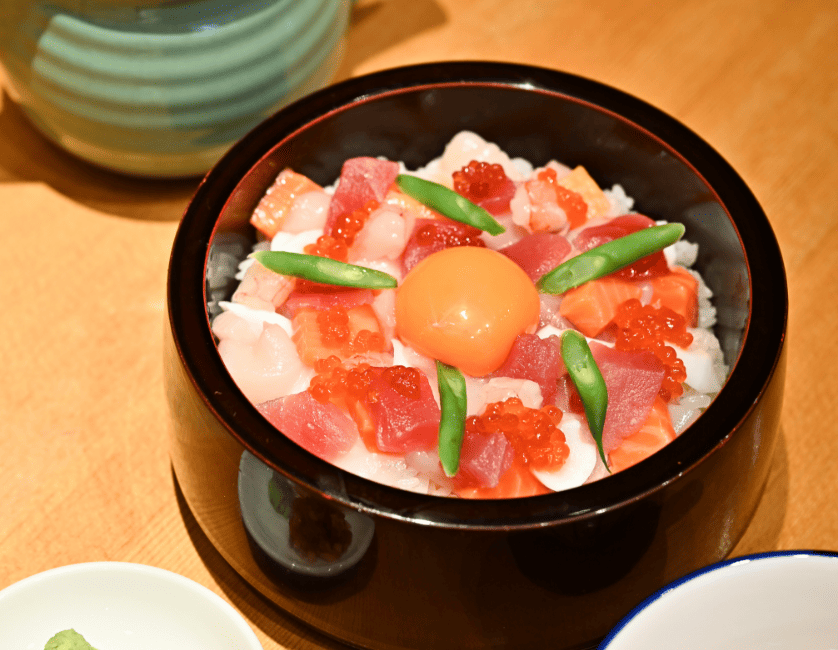 築地 ハレの日 海鮮ひつまぶし(卵黄のせ)