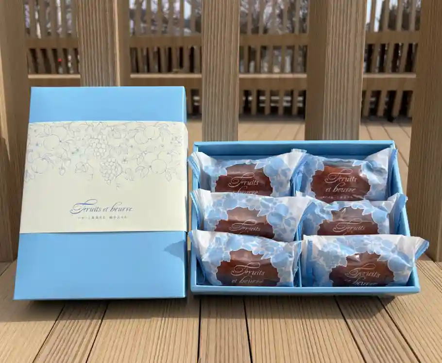 バターと果実たち | 軽井沢ラボ ｢バニラ薫るフルーツバターケーキ シャインマスカットと巨峰｣ プレゼント!